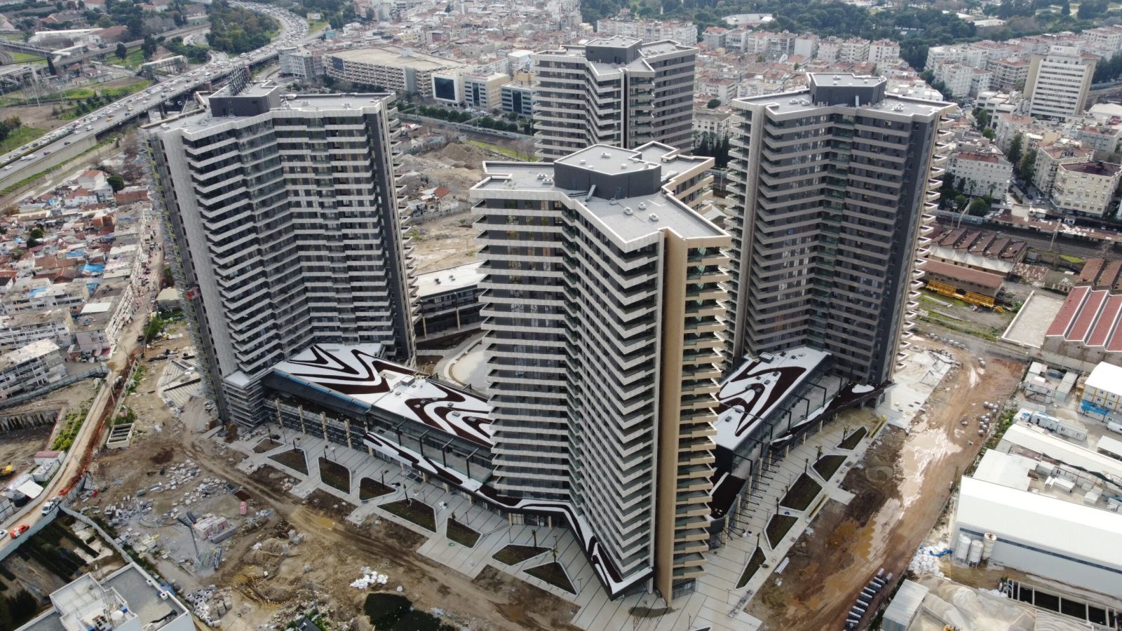 Dünyaya açılan güvenli kapınız.
